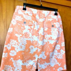 Cotton stretch summer skirt. Top stitched great condition, front & back pockets